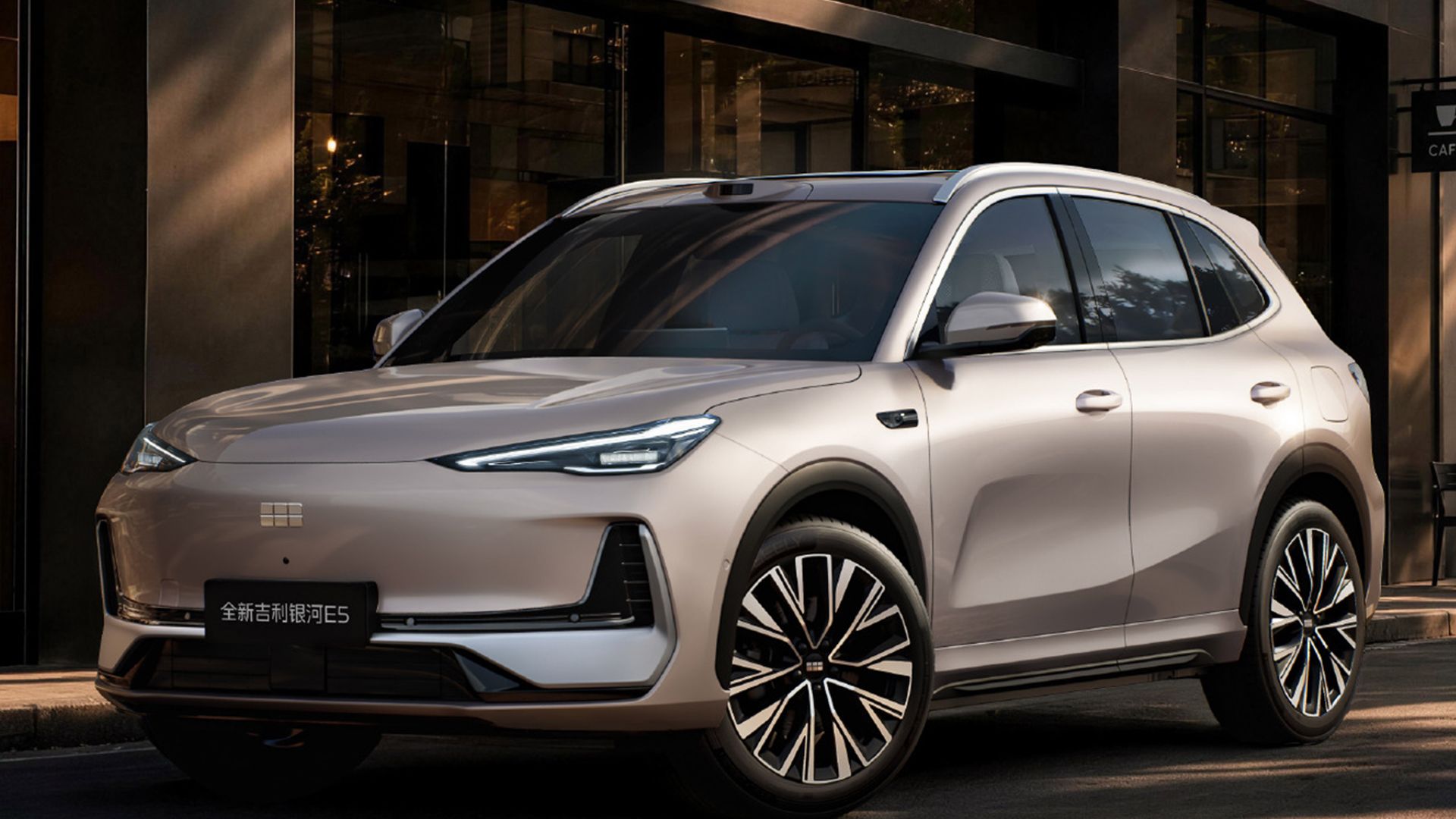 Chinese EV maker Geely promises a 4-minute EV charge with its ridiculous new 2.2MW charger — looks like BYD has competition when it comes to speed