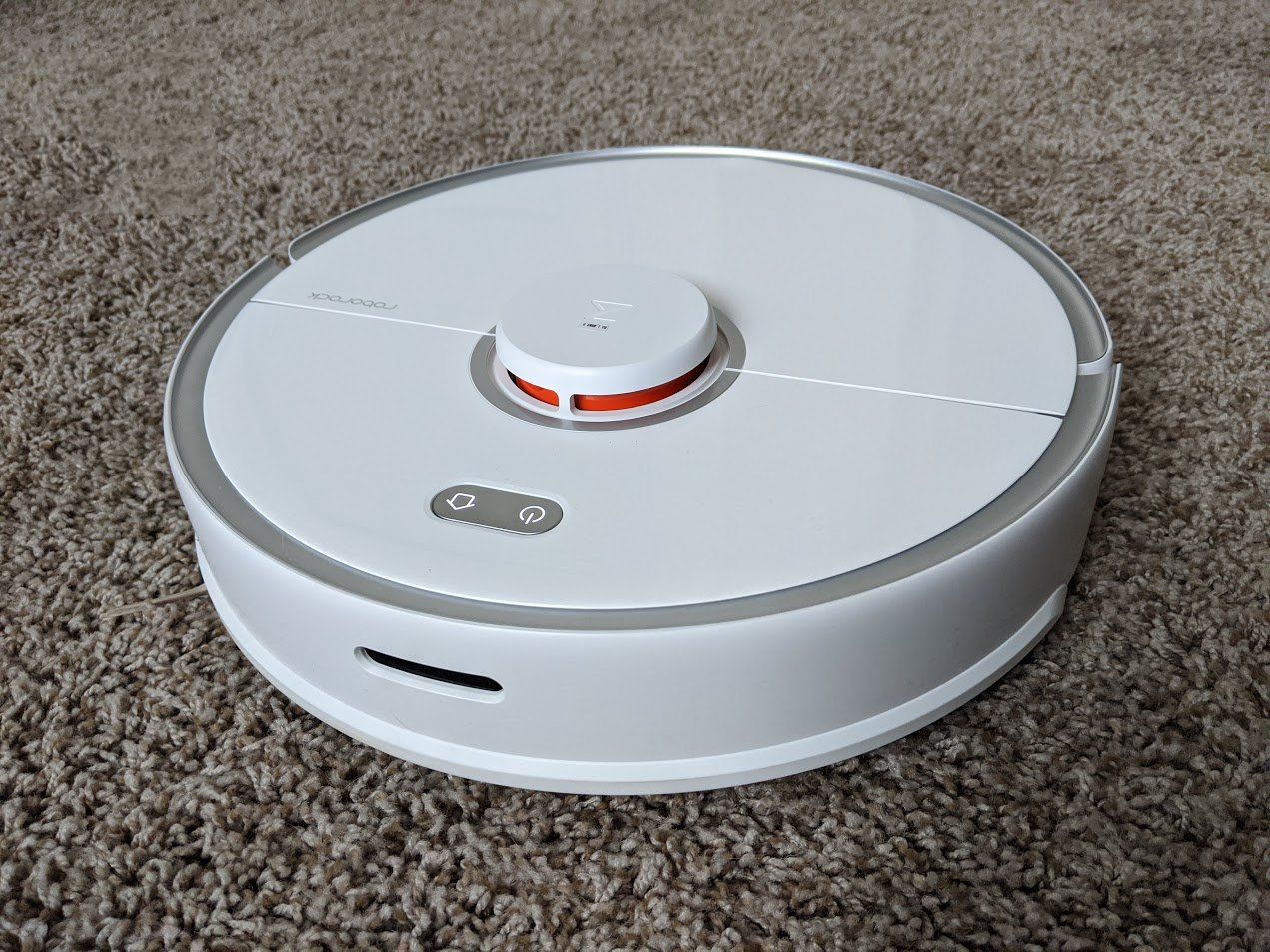 Roborock S5 Max robot vacuum review: Powerful suction and convenient controls