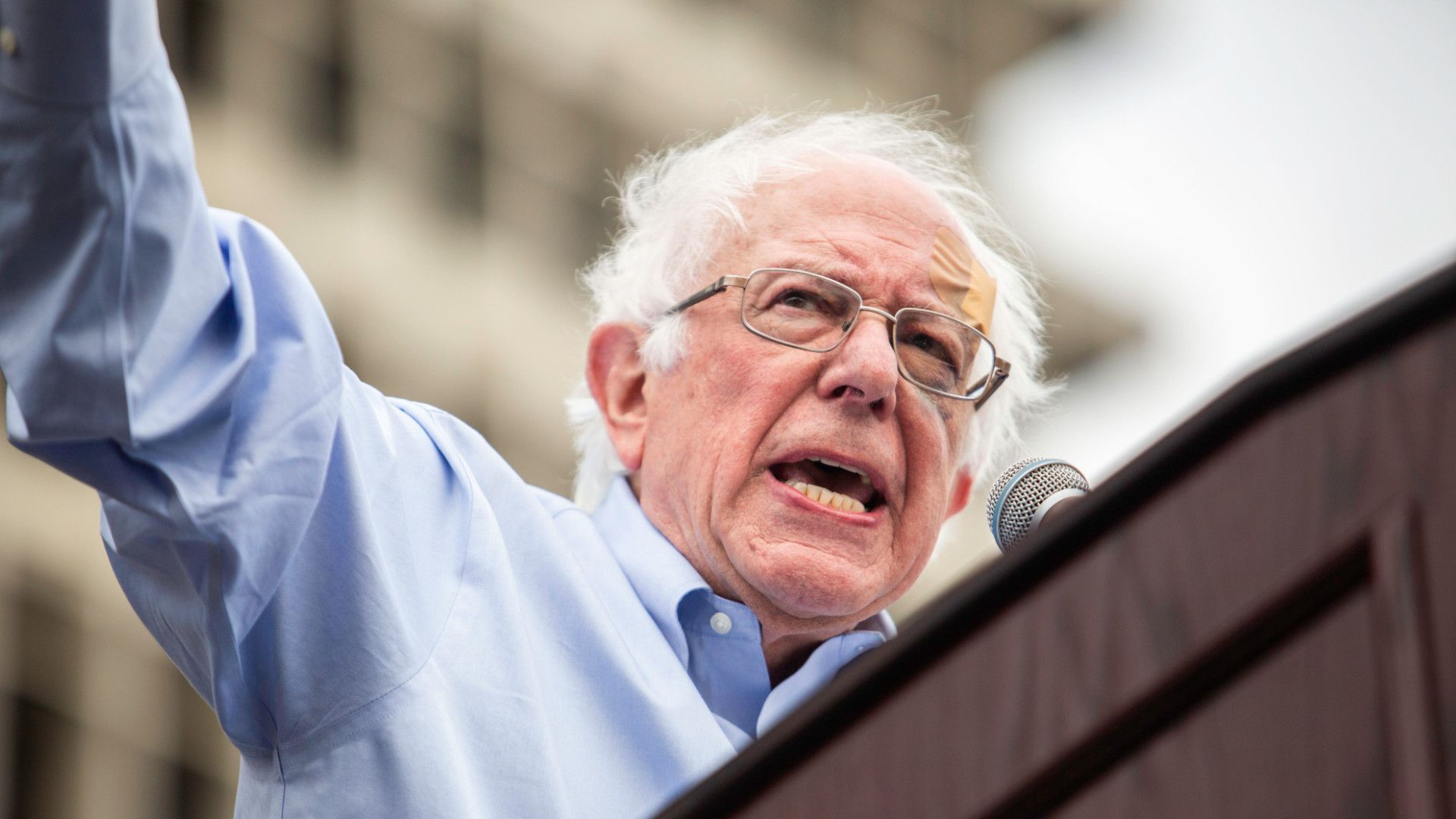 Senator Bernie Sanders and Trump ally Steve Bannon unite in calls for more AI oversight