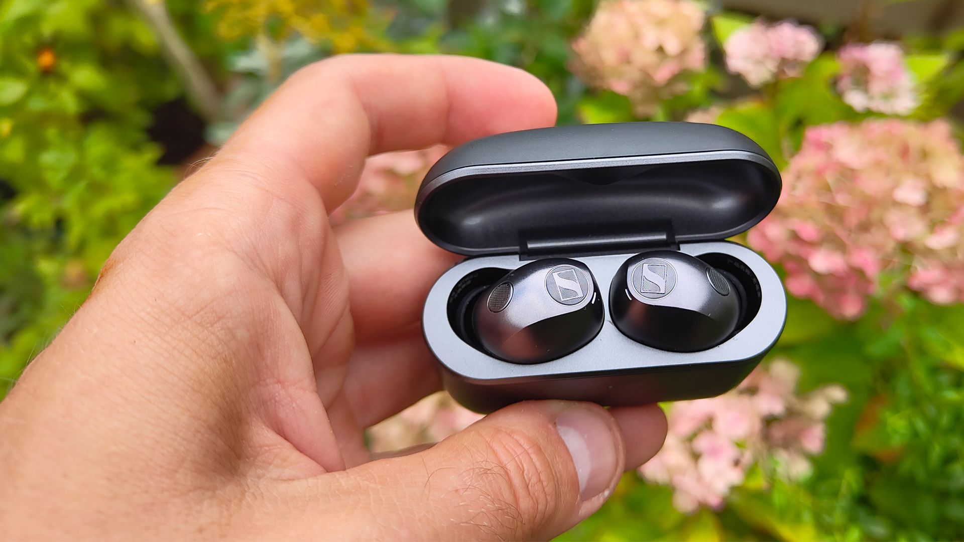 I’ve been living with the Sennheiser Momentum True Wireless 5, and they could give the Sony WF-1000XM6 a serious run for their money