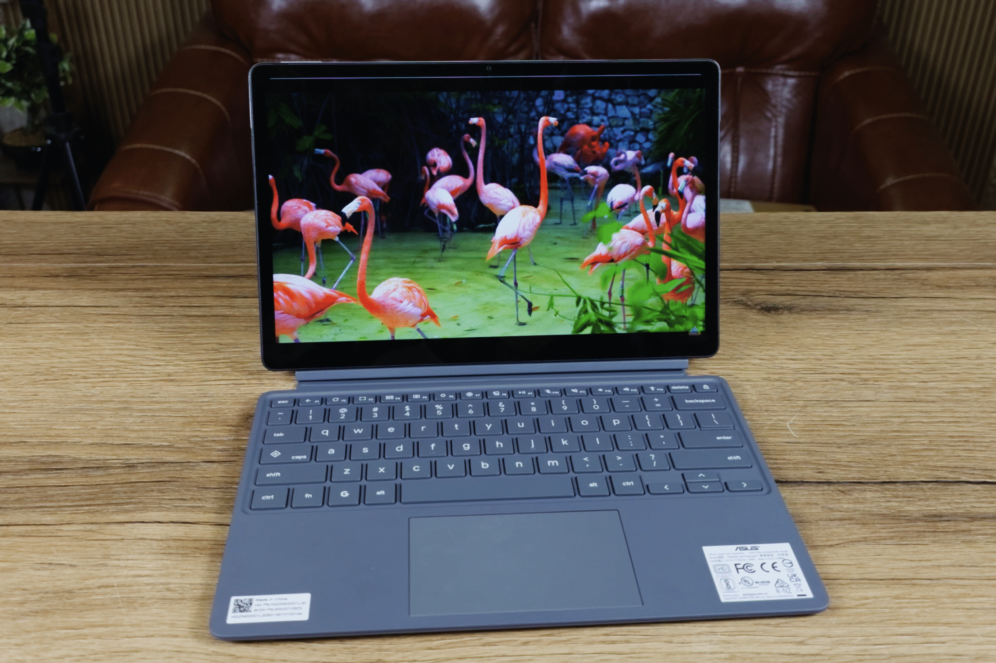 Asus Chromebook CM32 Detachable review : A Lightweight Tablet That Becomes a Laptop