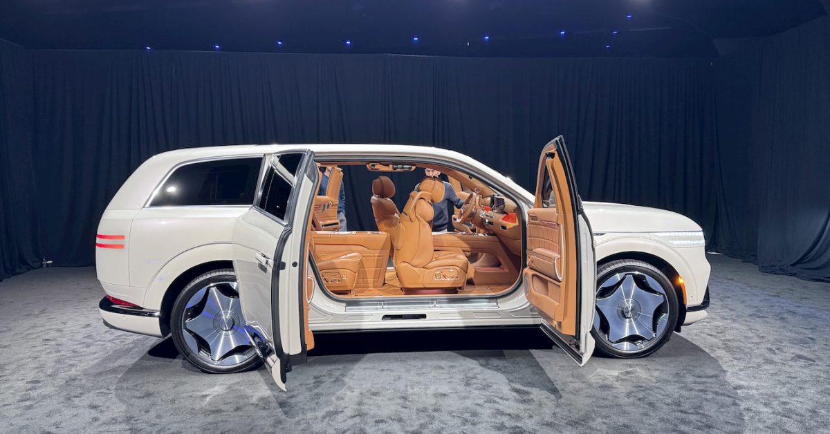 The Genesis GV90 has a clever trick: A pop-up 24.6″ theater [Video]