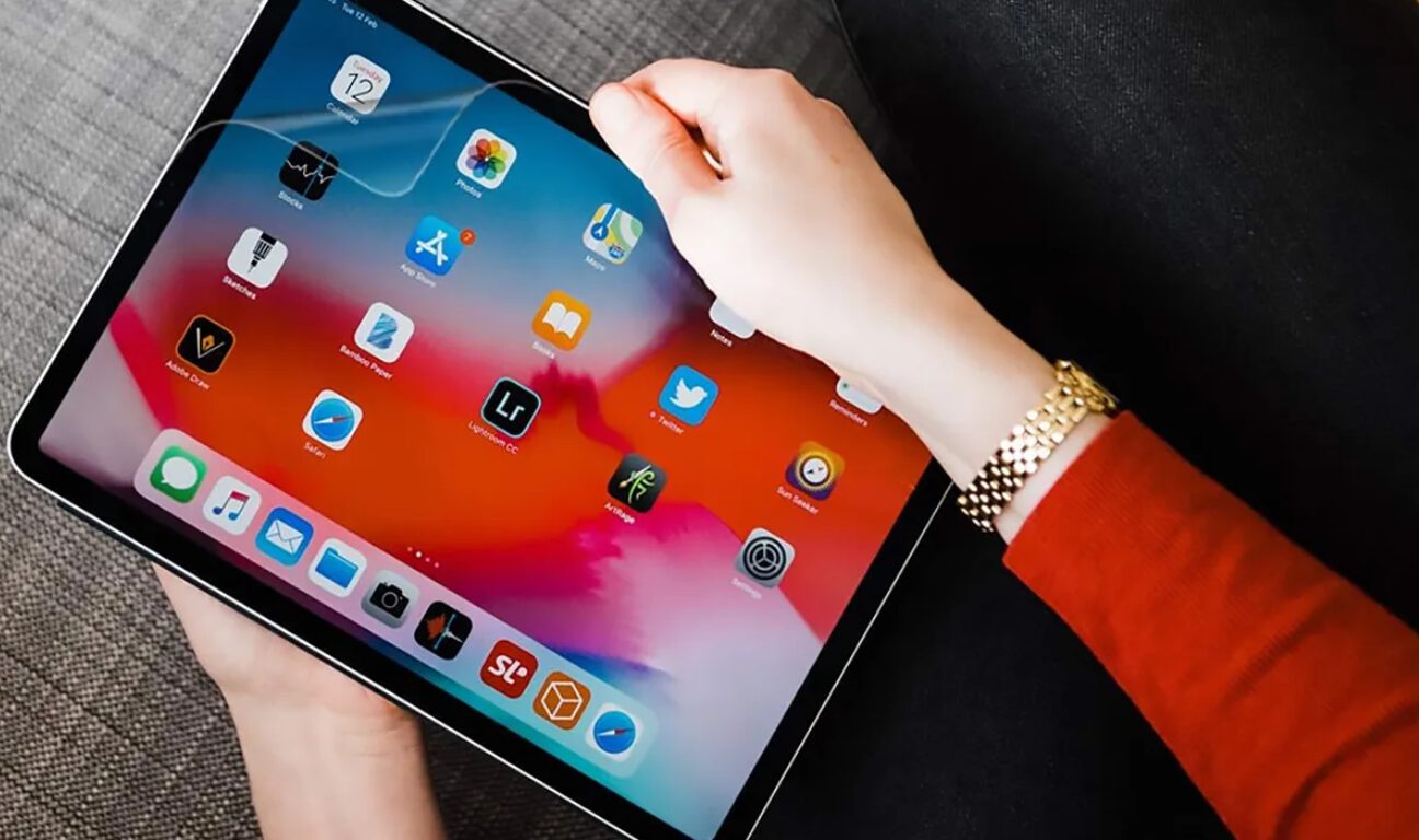 iPad Shopping Gets Complicated: Your 2026 Buying Timeline