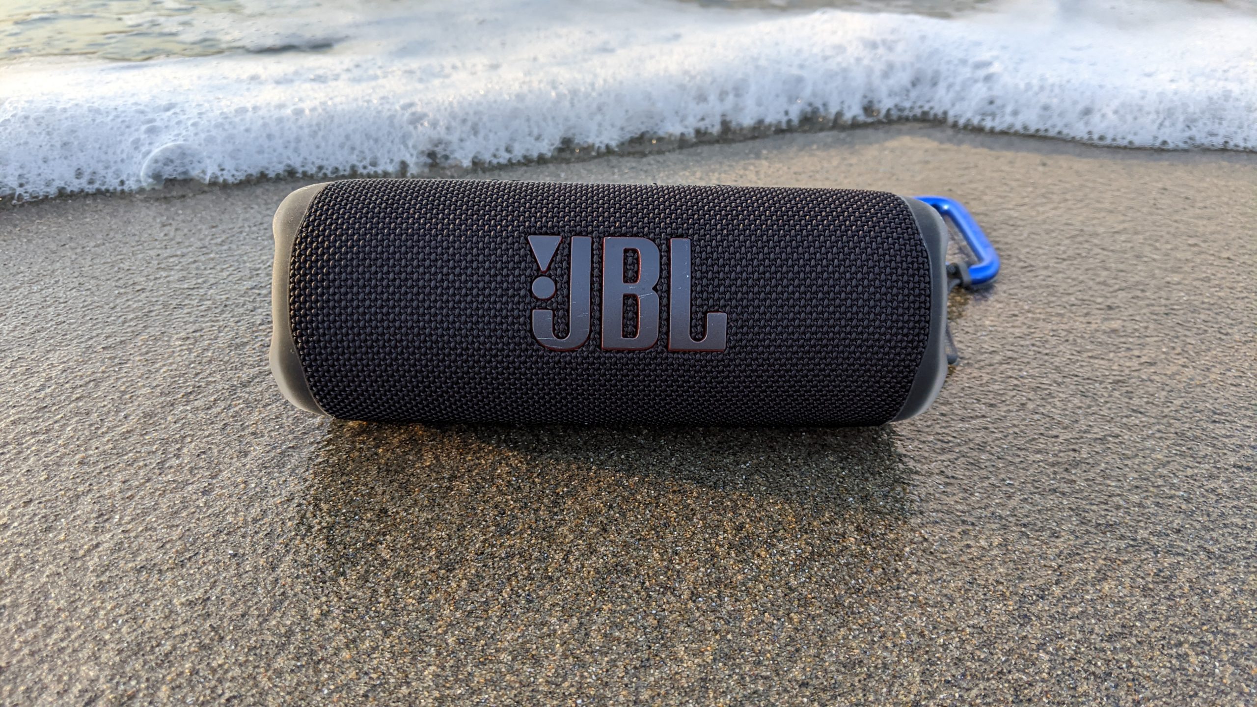 This JBL Flip 6 deal beats every price we’ve seen on it this year