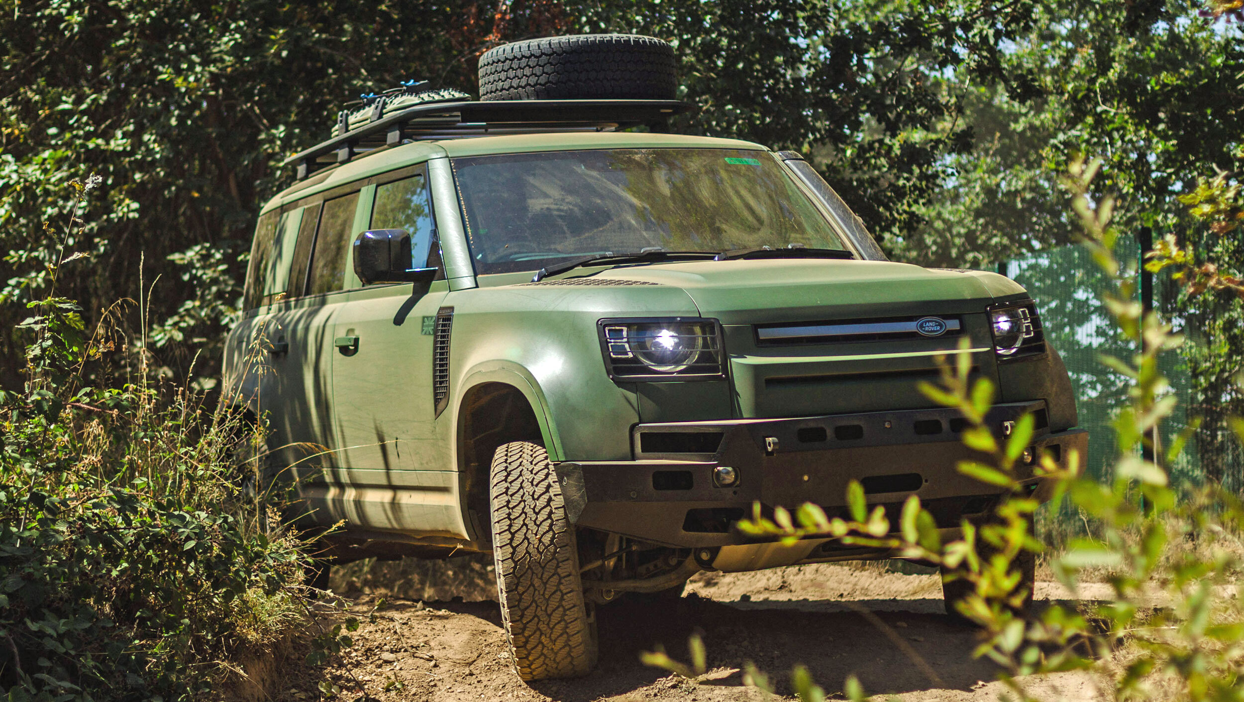 The UK Needs A New Military Vehicle And Land Rover Is Answering The Call | Carscoops