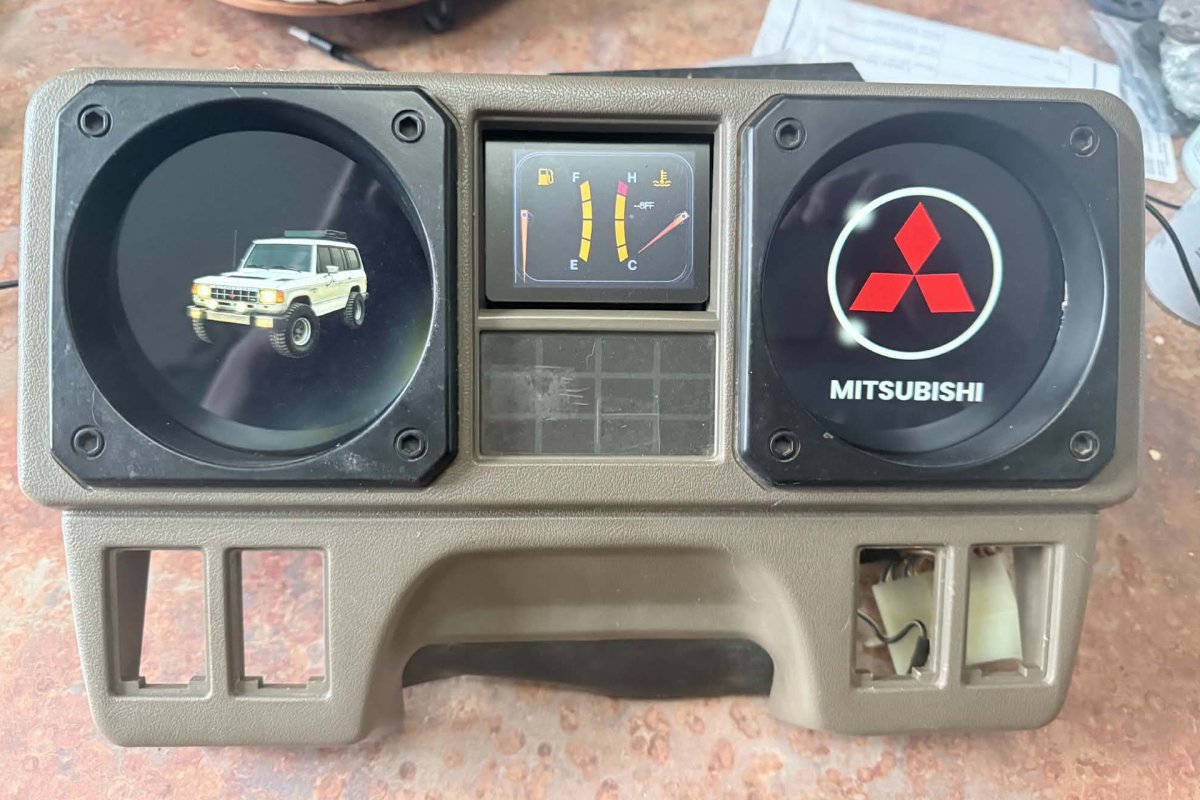 This Is How You Do It: Retrofitting an Old 4×4 With OEM+ Digital Gauges