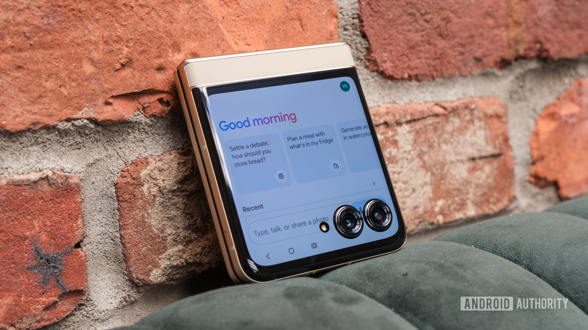 Forget new models — Gemini’s working on what really matters: dark mode options