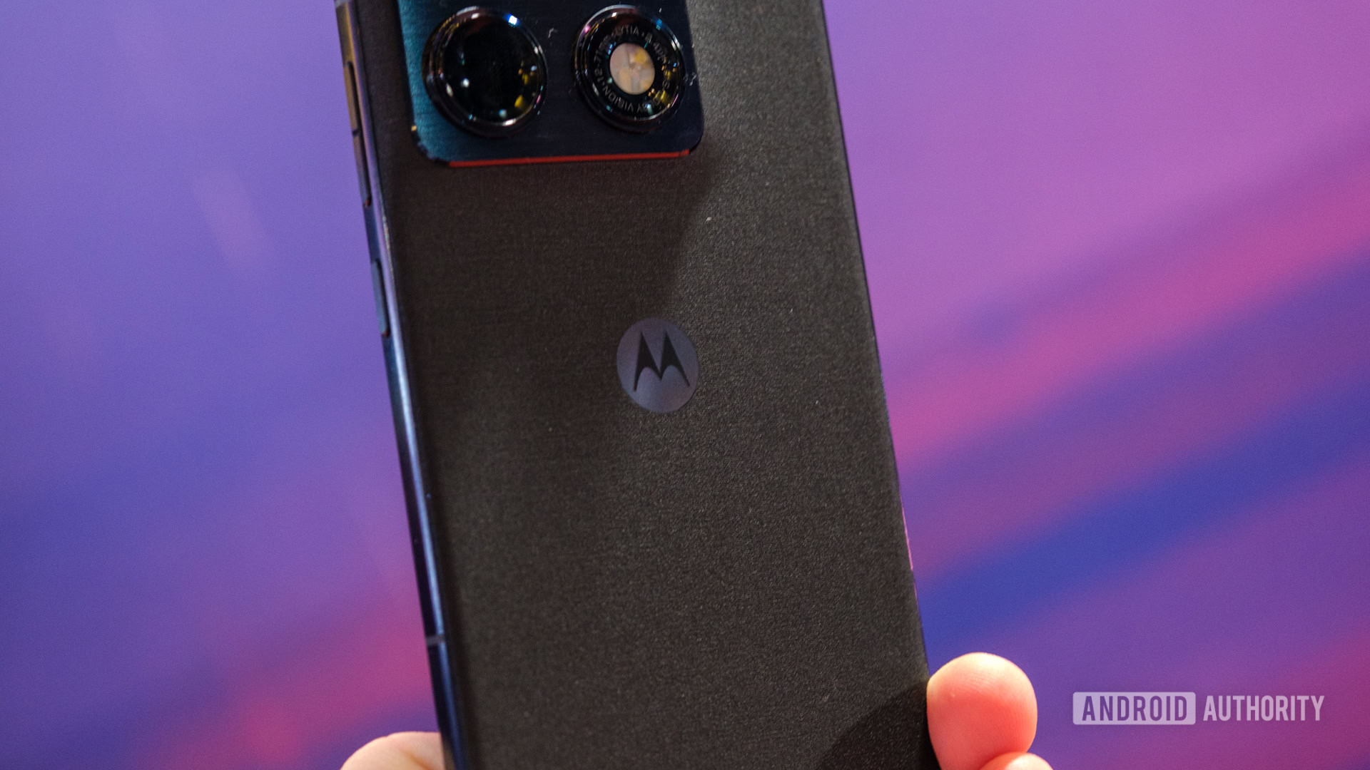 Motorola’s latest Signature 27 teaser settles one major question