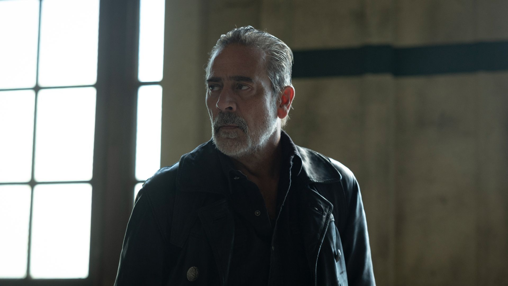 Zack Snyder says that Walking Dead star Jeffrey Dean Morgan wants to play Snake Plissken in Escape from New York reboot: “He’s literally been hitting me up”