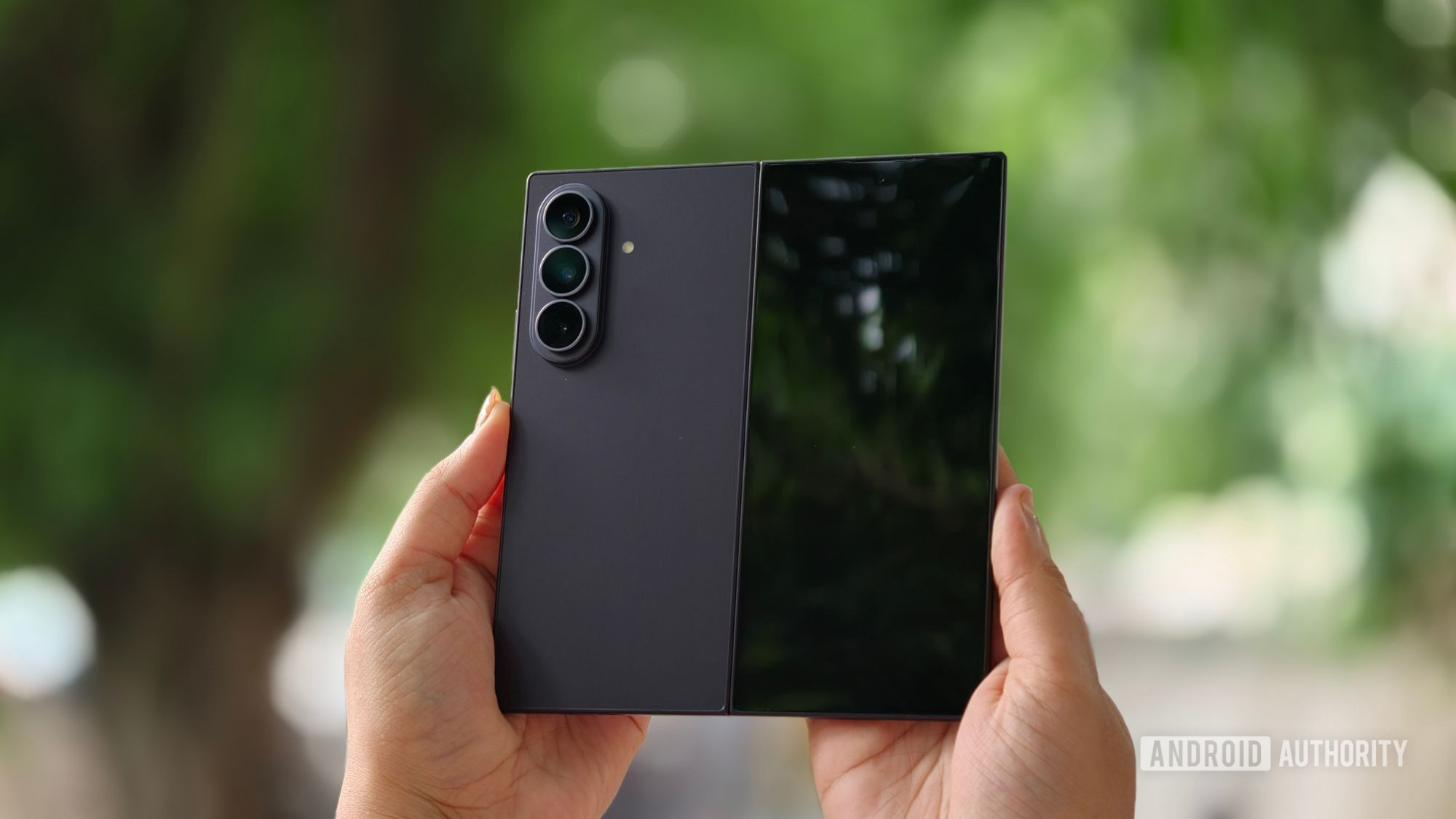 Amazon slashes $300 off the Galaxy Z Fold 8 Ultra in its first price drop