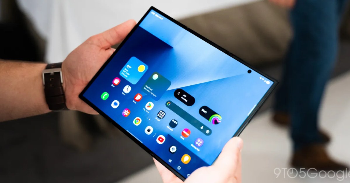 Samsung reportedly rushing new trifold phone in response to iPhone Duo