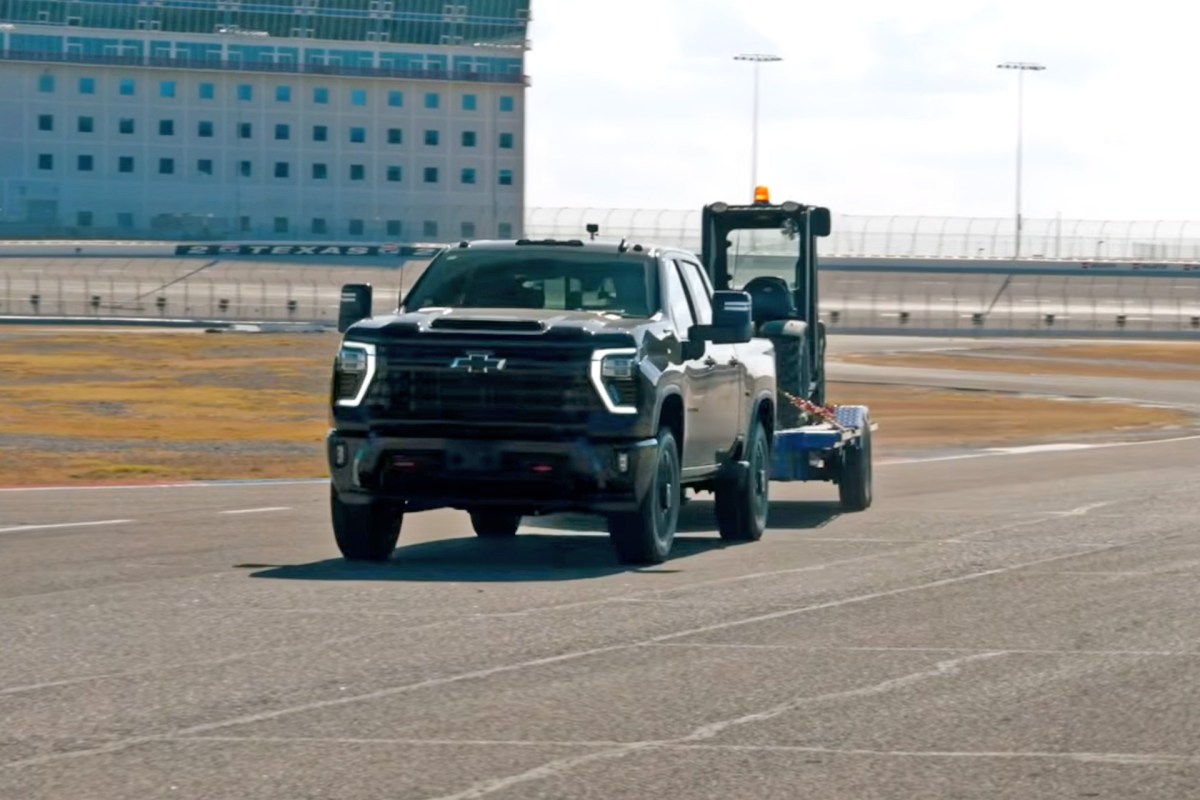 You’ve Never Seen a 16,000-Pound Trailer Stay This Stable in a Panic Brake