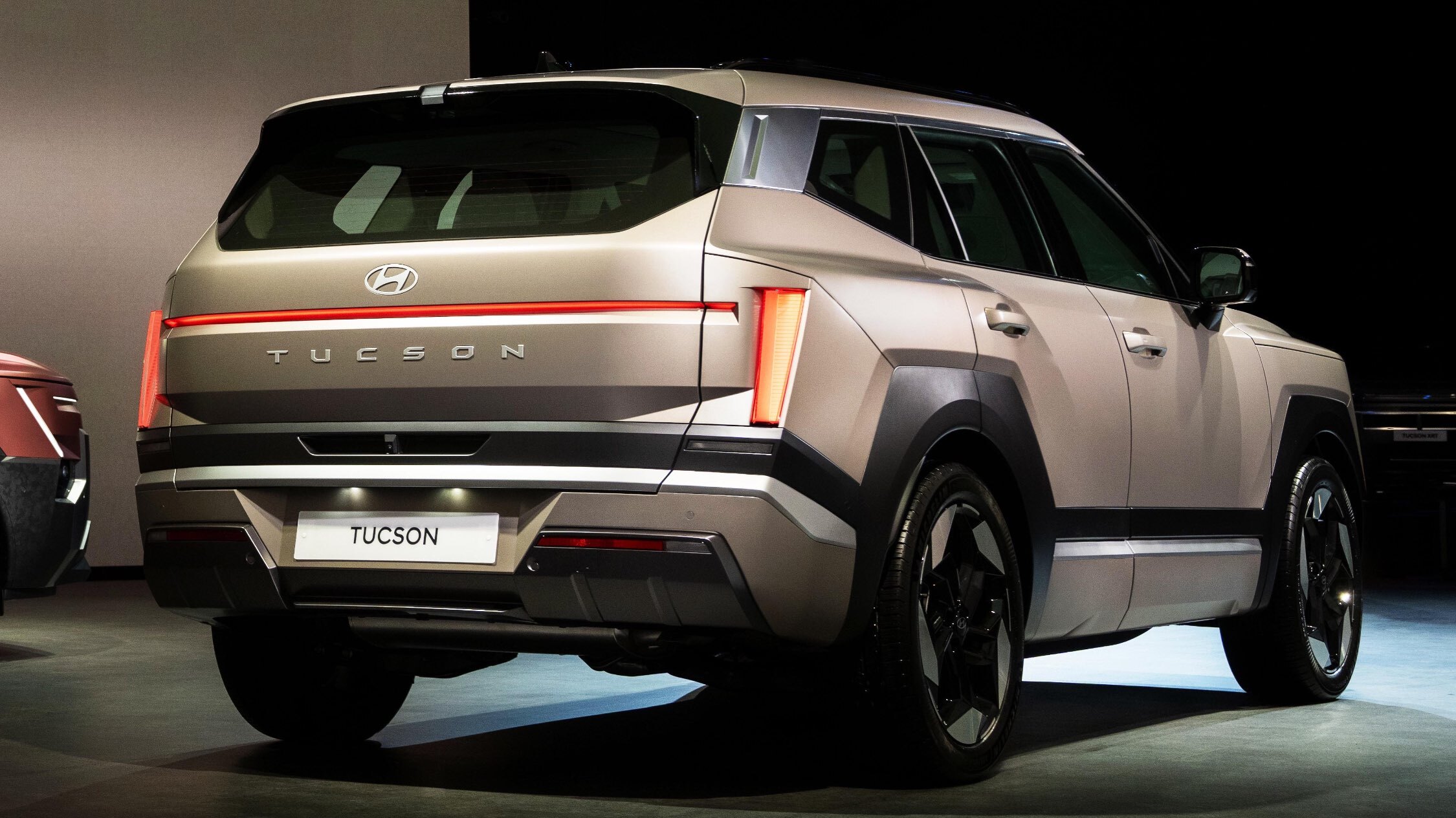 Hyundai’s New Tucson Remembers How You Got Into That Tight Parking Bay, And Reverses Itself Out | Carscoops