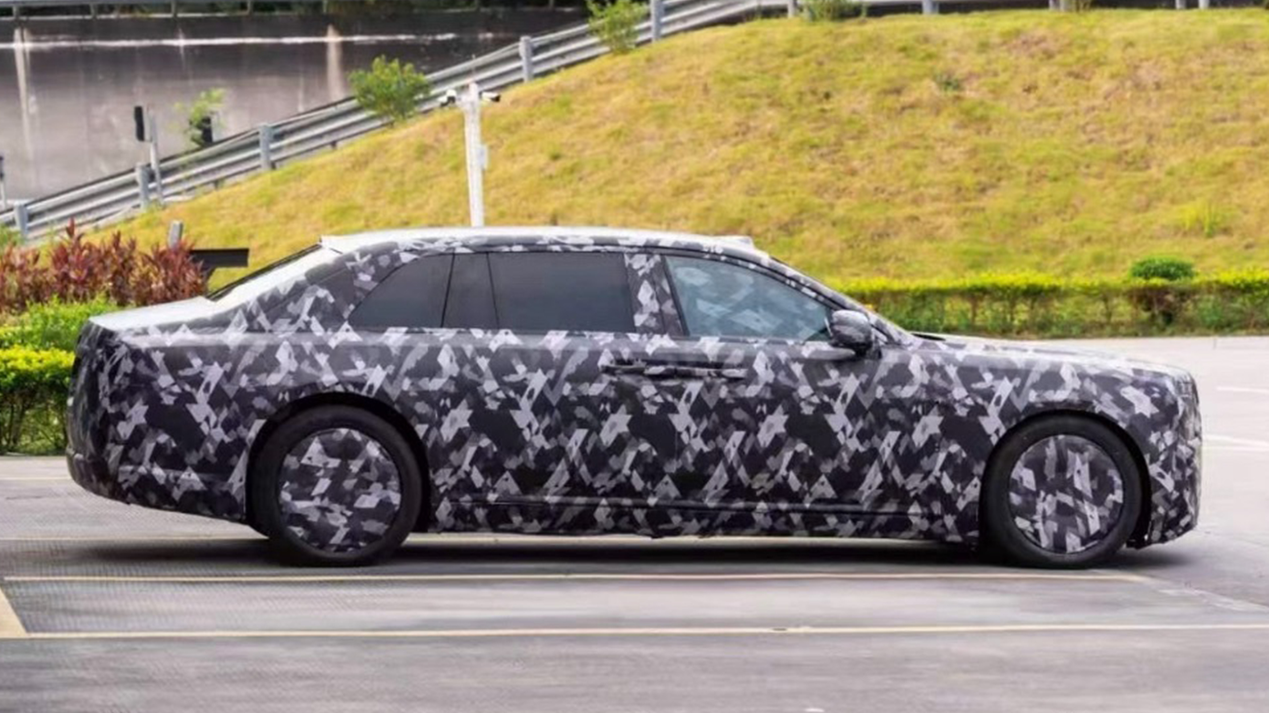 BYD’s Flagship Sedan Is Coming For The Rolls-Royce Phantom | Carscoops