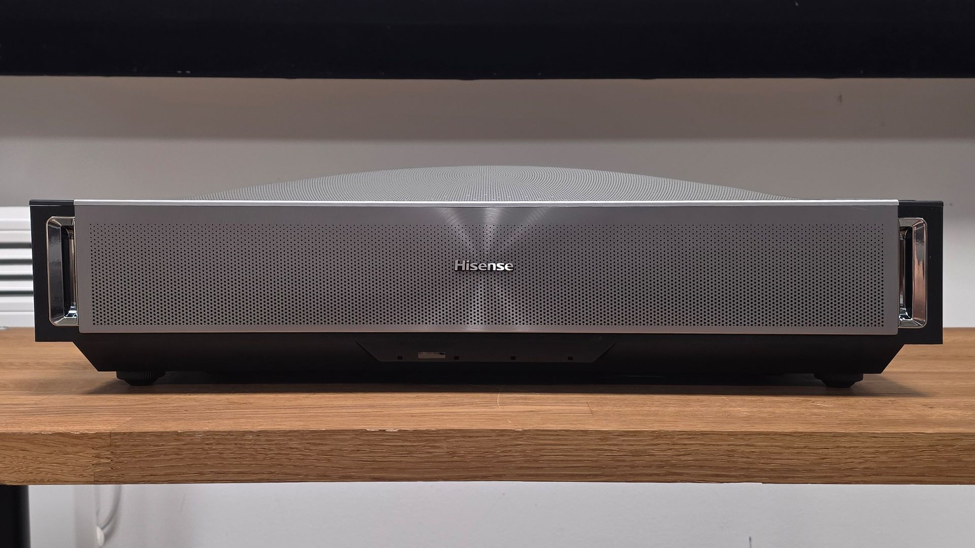 We’ve just reviewed this five-star Hisense projector – and there’s already £100 cashback and a free Xbox controller available