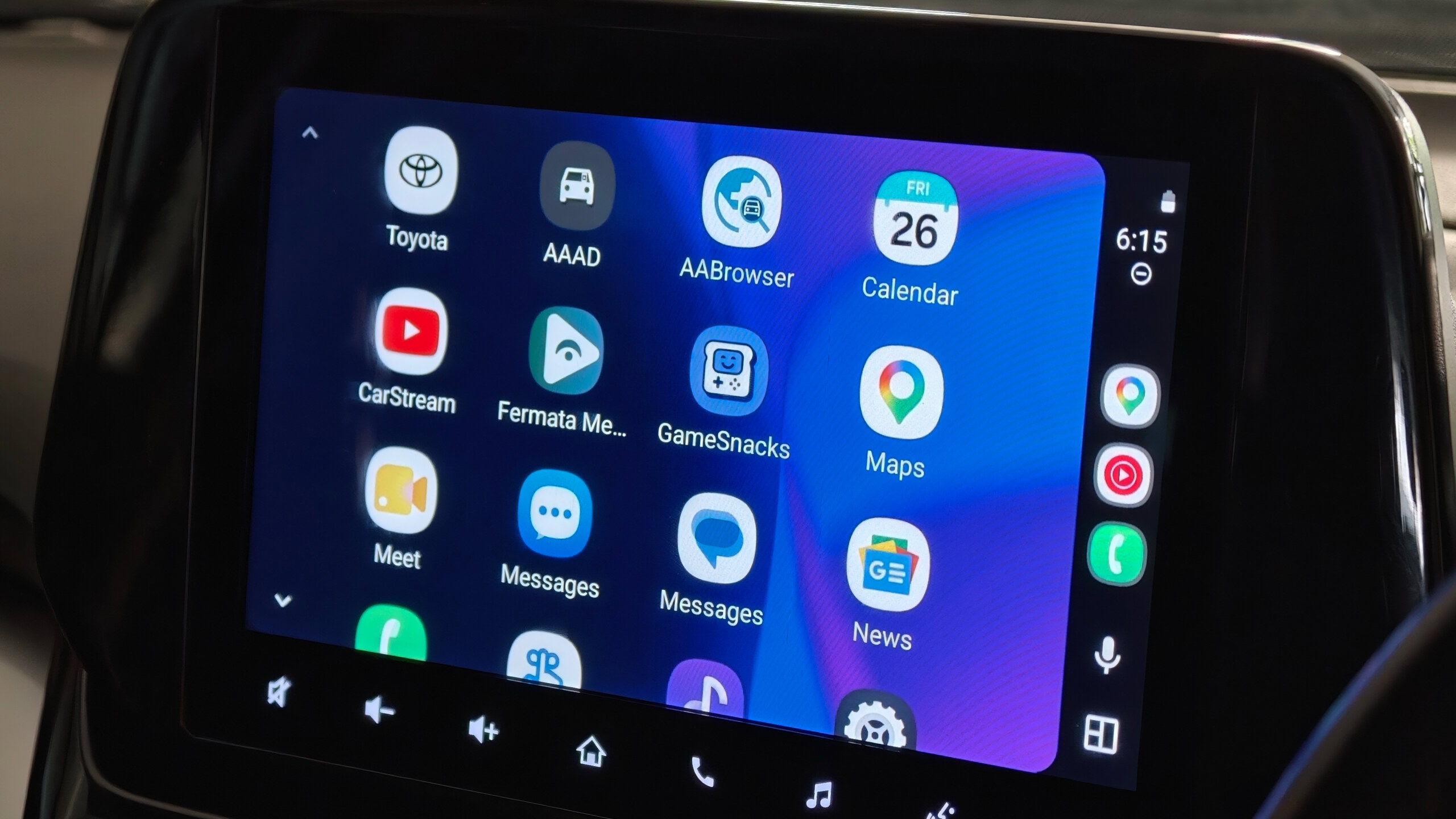 Google Maps for Android Auto could soon offer new colors that won’t burn your retinas