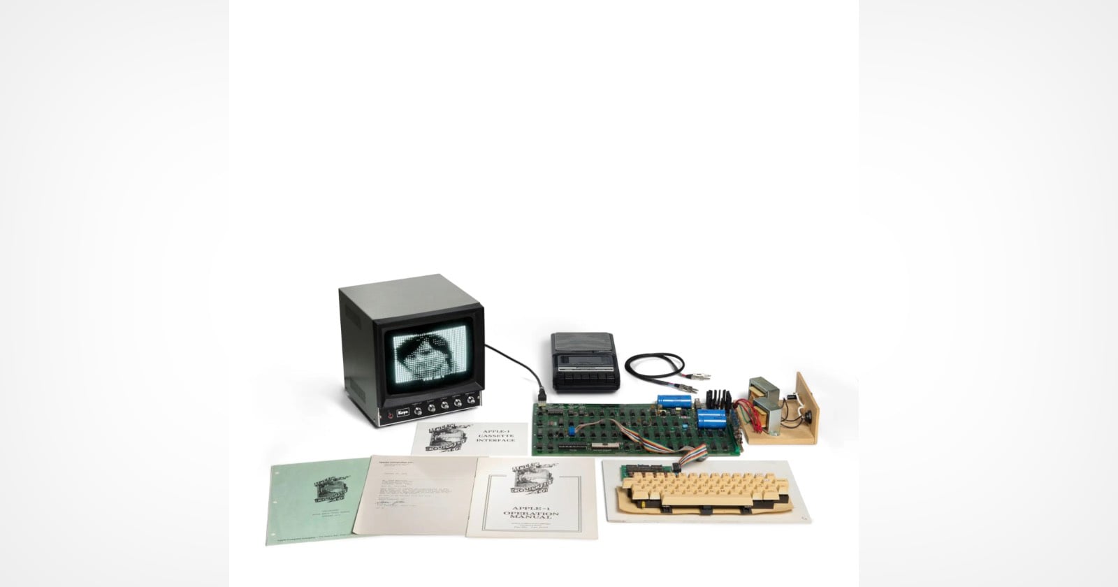 Rare Working Apple-1 Computer Could Fetch $800,000 at Auction