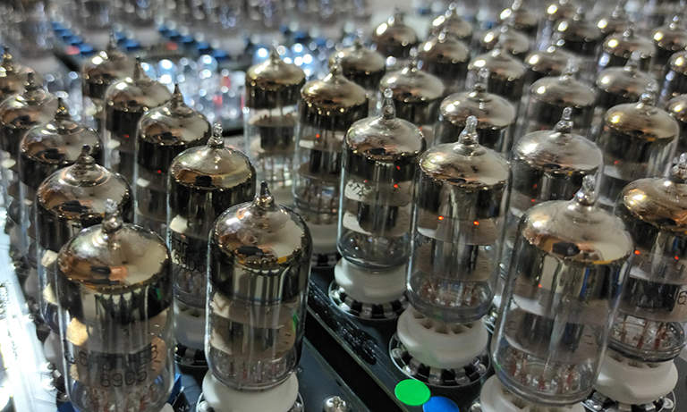 This 8-bit computer plans to run flight sim and generates a ‘pleasant homely aroma’ by burning dust off 1950s vacuum tubes — oh, and it can explode at any time