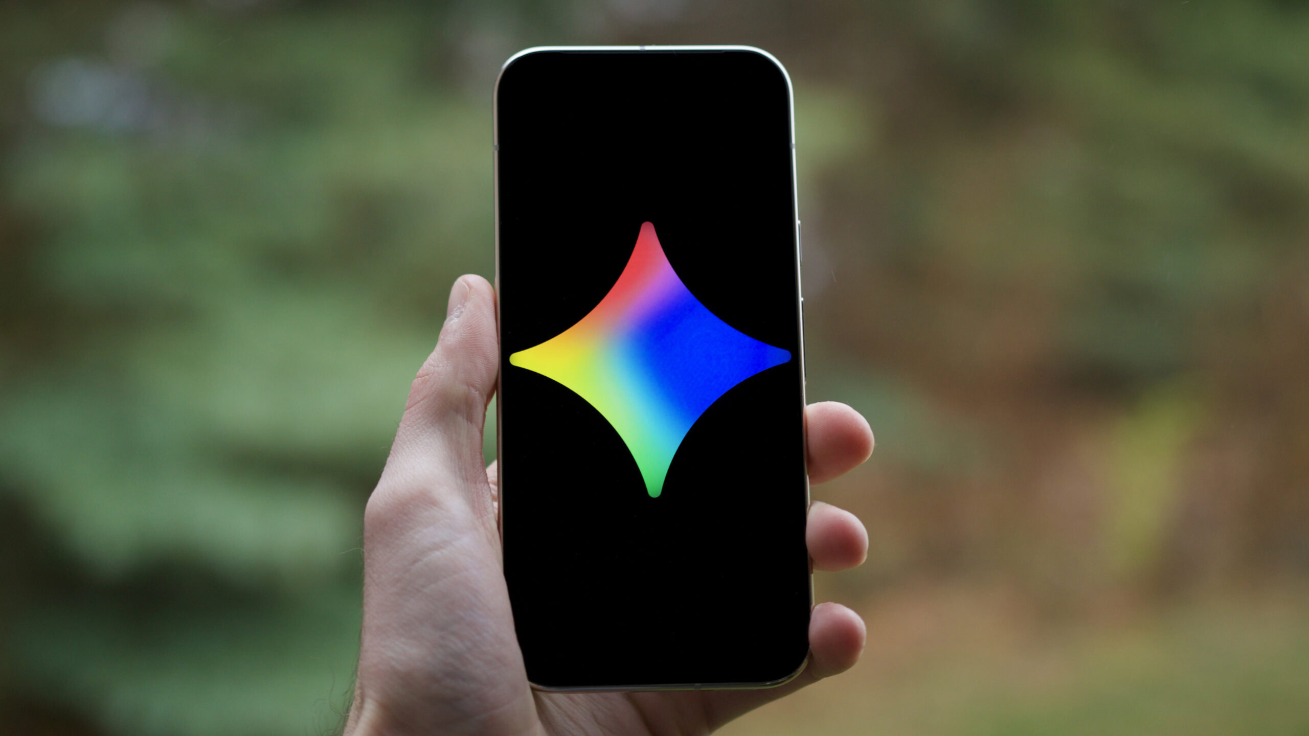 Gemini could finally let you use your phone while it thinks about what to say