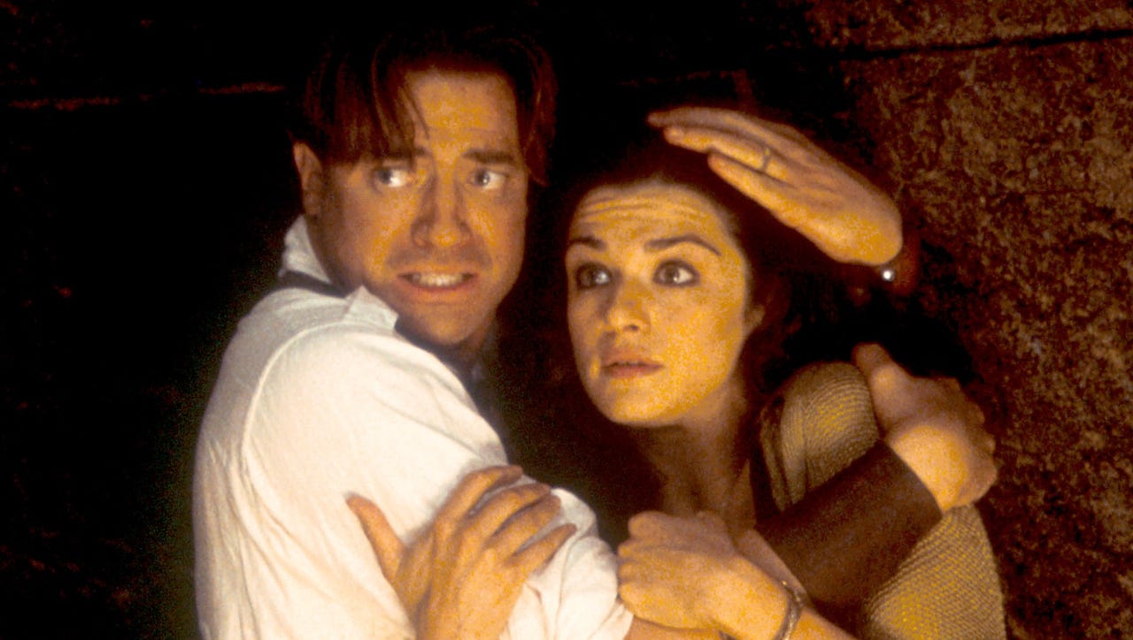 Rachel Weisz Looks Perfect as Evelyn O’Connell in the Mummy 4 Set Photos