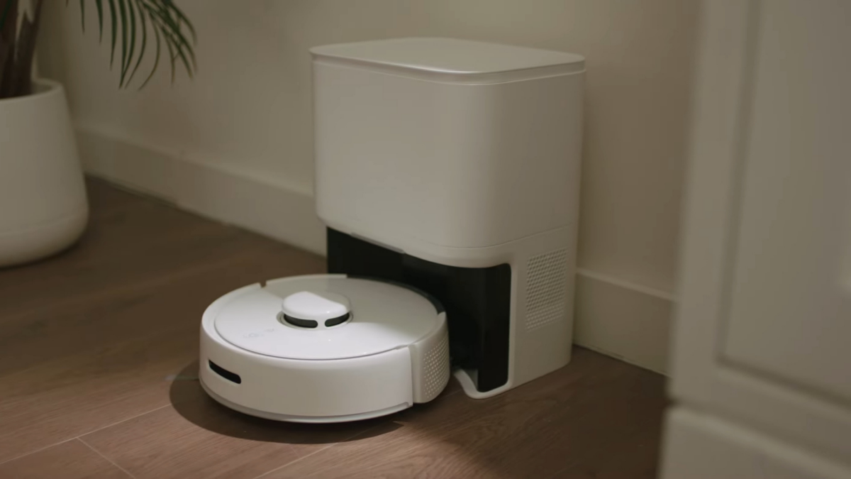 The Switchbot K10+ Is a Small but Powerful Robot Vacuum