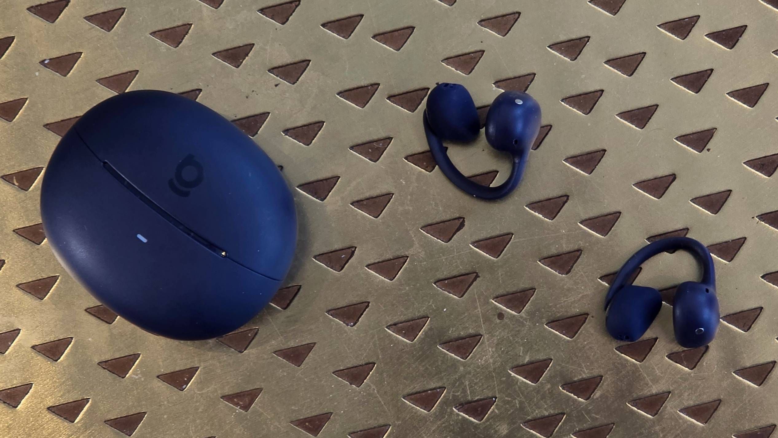 Baseus’ outstanding open earbuds recently gained glowing reviews and now they’re back, but with an unexpected additional feature