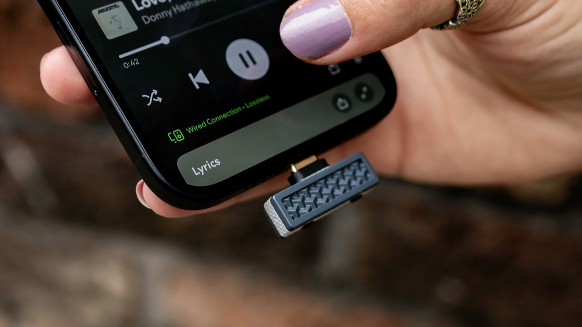 This $89 dongle brings aptX Lossless support to any Android or iPhone