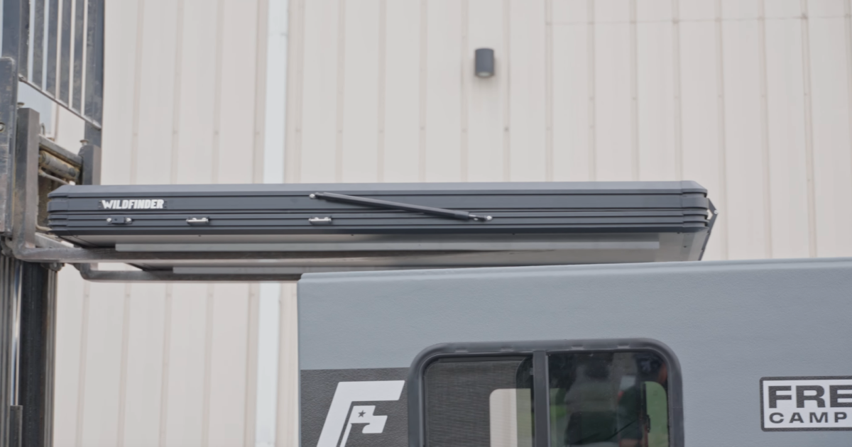 $4,500 wheel-less camper pod gets cubed and stacked into double-decker