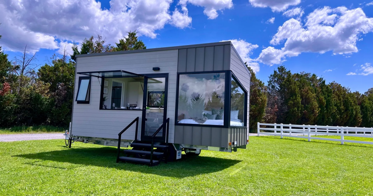 Single-level tiny house makes smart use of limited space
