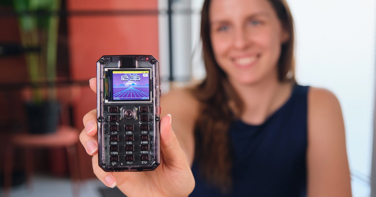 DIY kit lets you build and code your own working smartphone