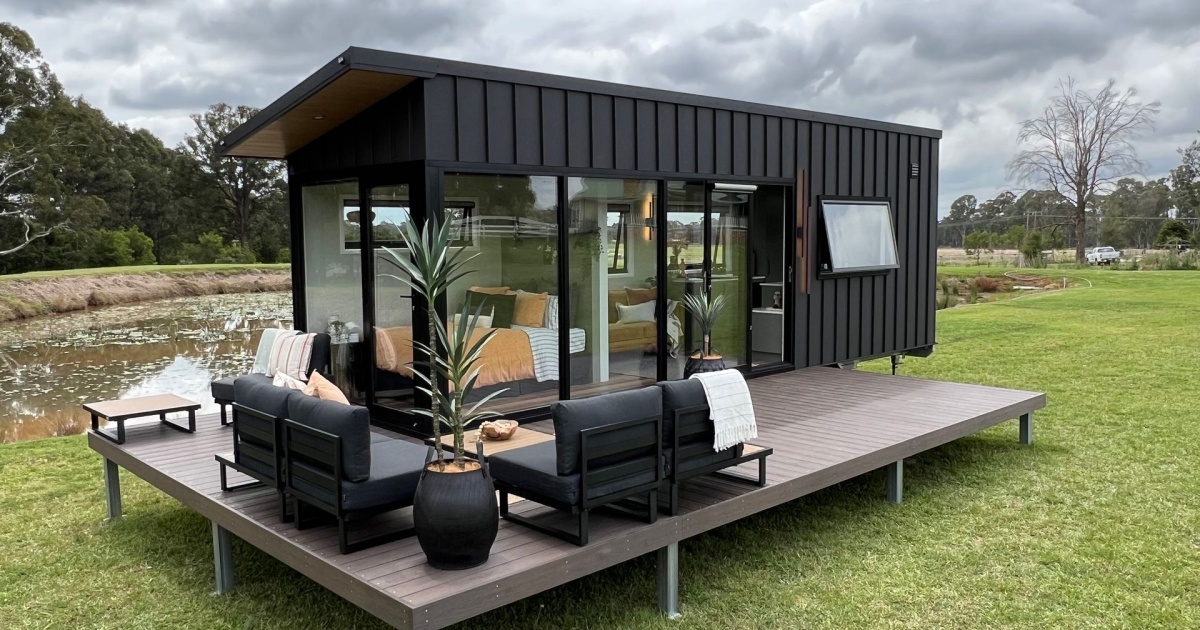 Amazing glazing: Tiny house puts bright spin on single-level living