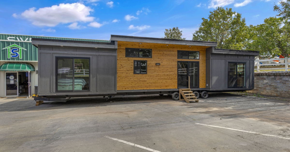 Tiny house goes XXL with single-floor apartment-sized interior