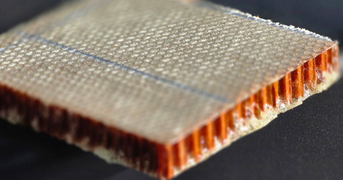 ‘Honeycomb sandwich’ may make for fully recyclable airplane cabins