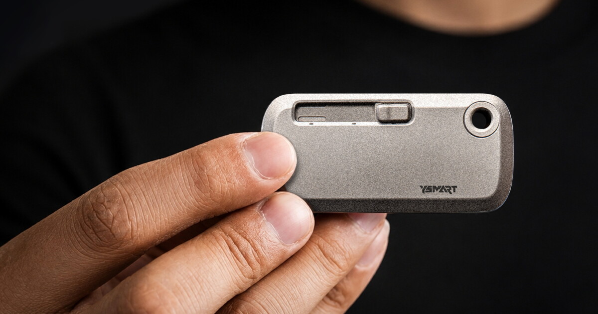 EDC gadget packs 36 tools into one key-fob-sized module