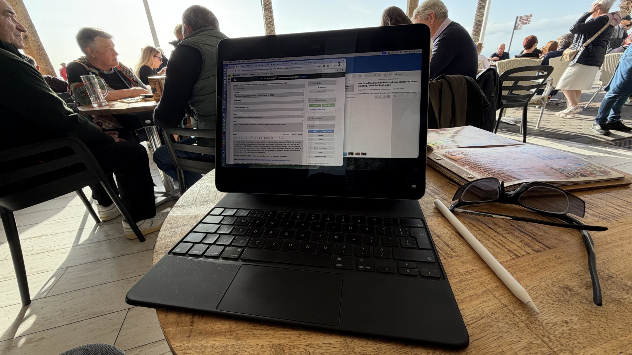 I travel with an iPad that acts like a touchscreen MacBook – here’s my setup – ZDNET