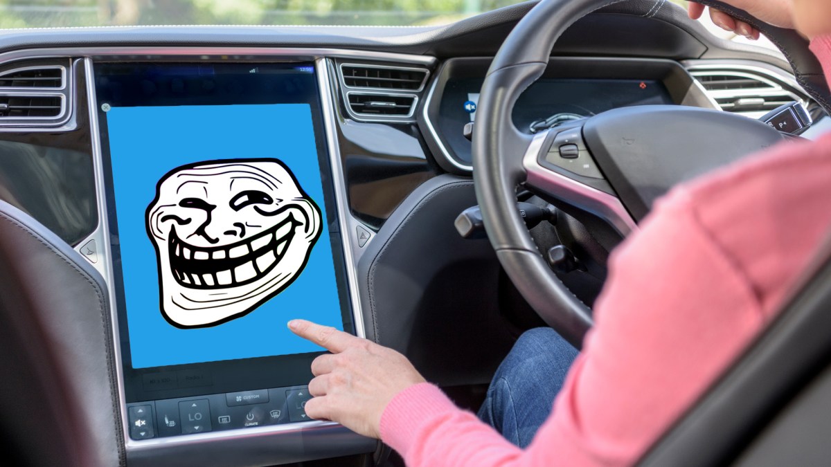 Study Confirms the Obvious: Screens in Cars Are Causing More Problems Than Ever