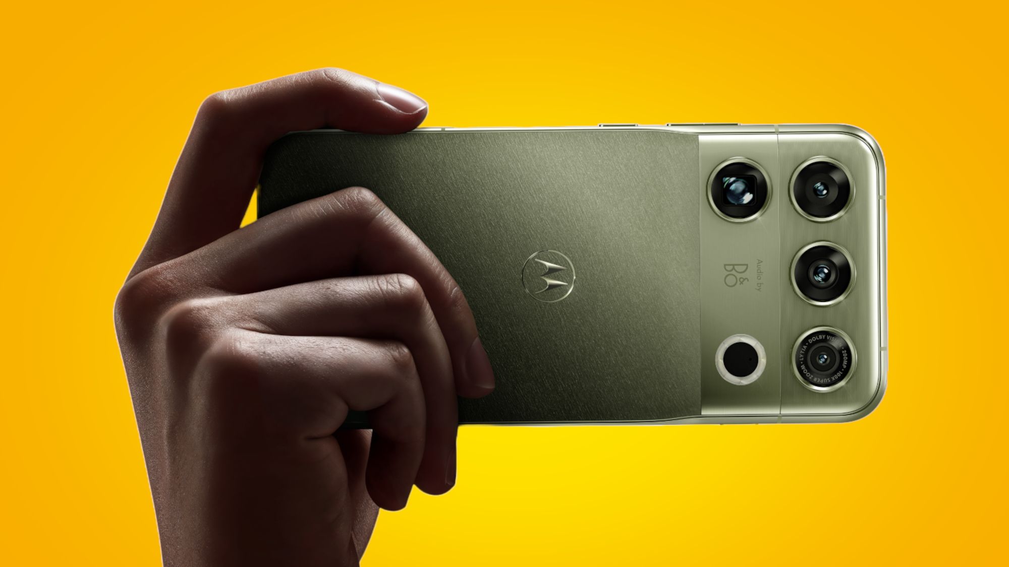 Motorola is finally taking on Apple and Samsung with ‘the most advanced smartphone it has ever created,’ the Motorola Signature 27