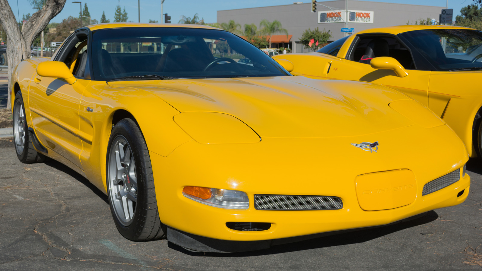 The C5 Corvette Z06 Is A 405 HP Monster That You Can Get For Under $30K – SlashGear