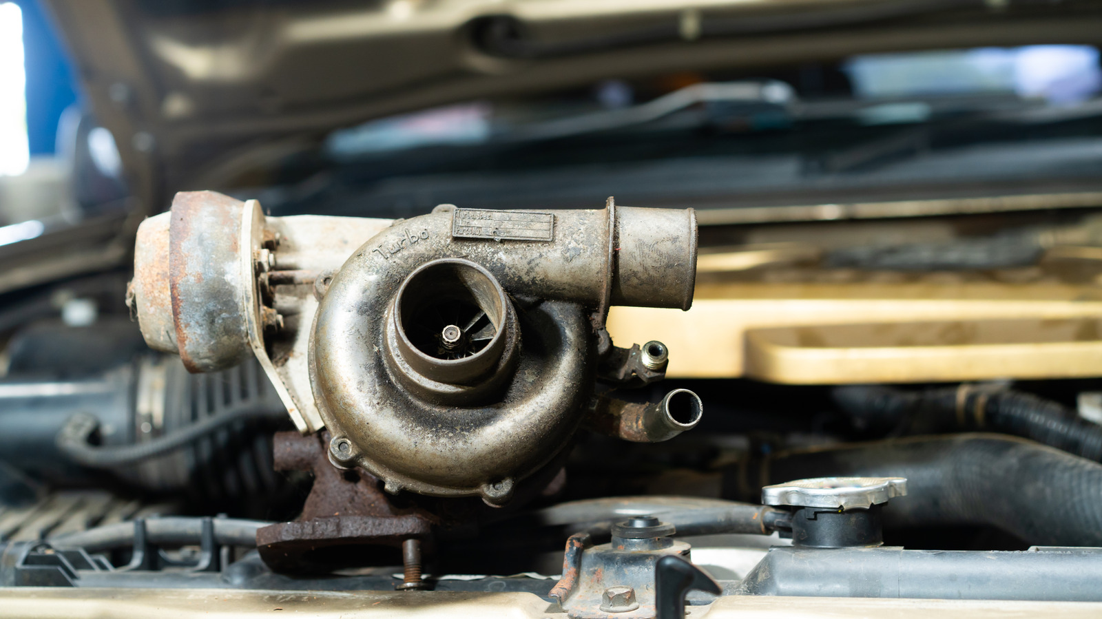 What Does Oil Starvation Do To A Turbocharger? – SlashGear