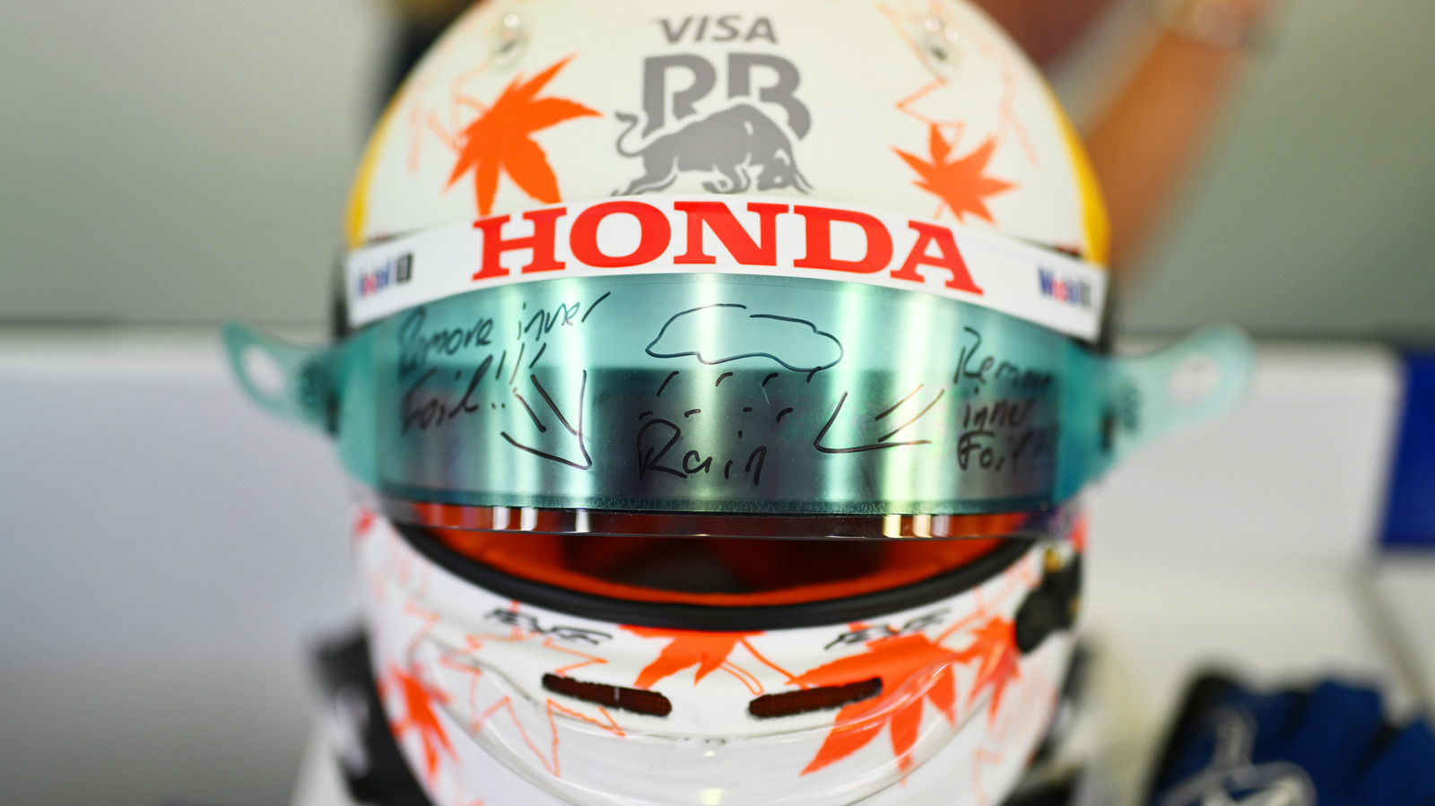 How Many Tear-Offs Are On An F1 Helmet And Why Do Drivers Use Them? – SlashGear