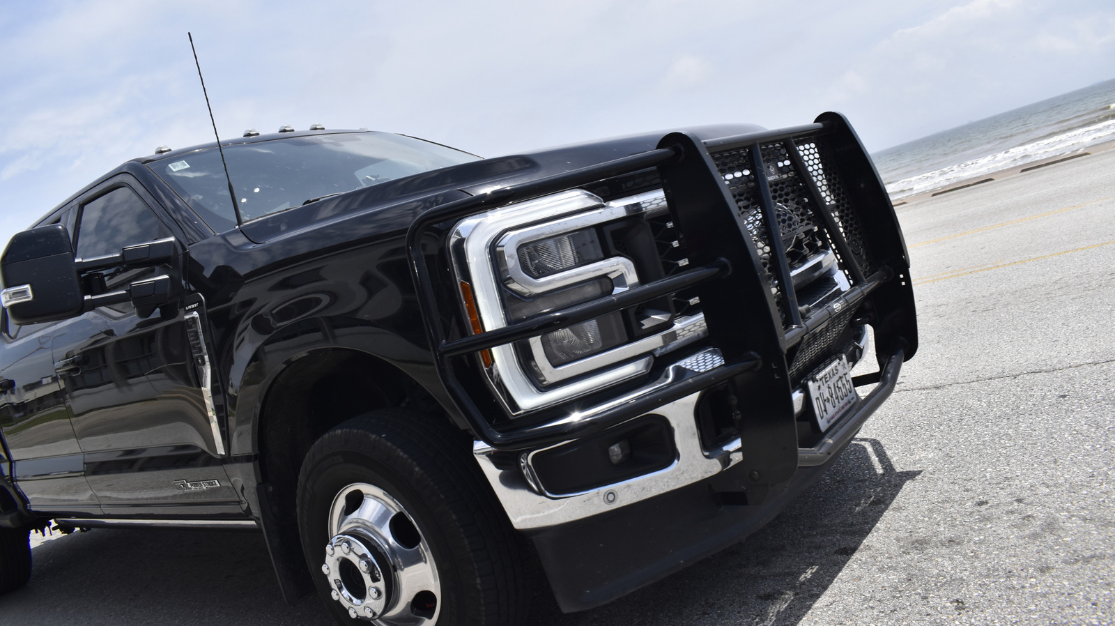 The Pros And Cons Of Adding A Grill Guard To Your Truck – SlashGear