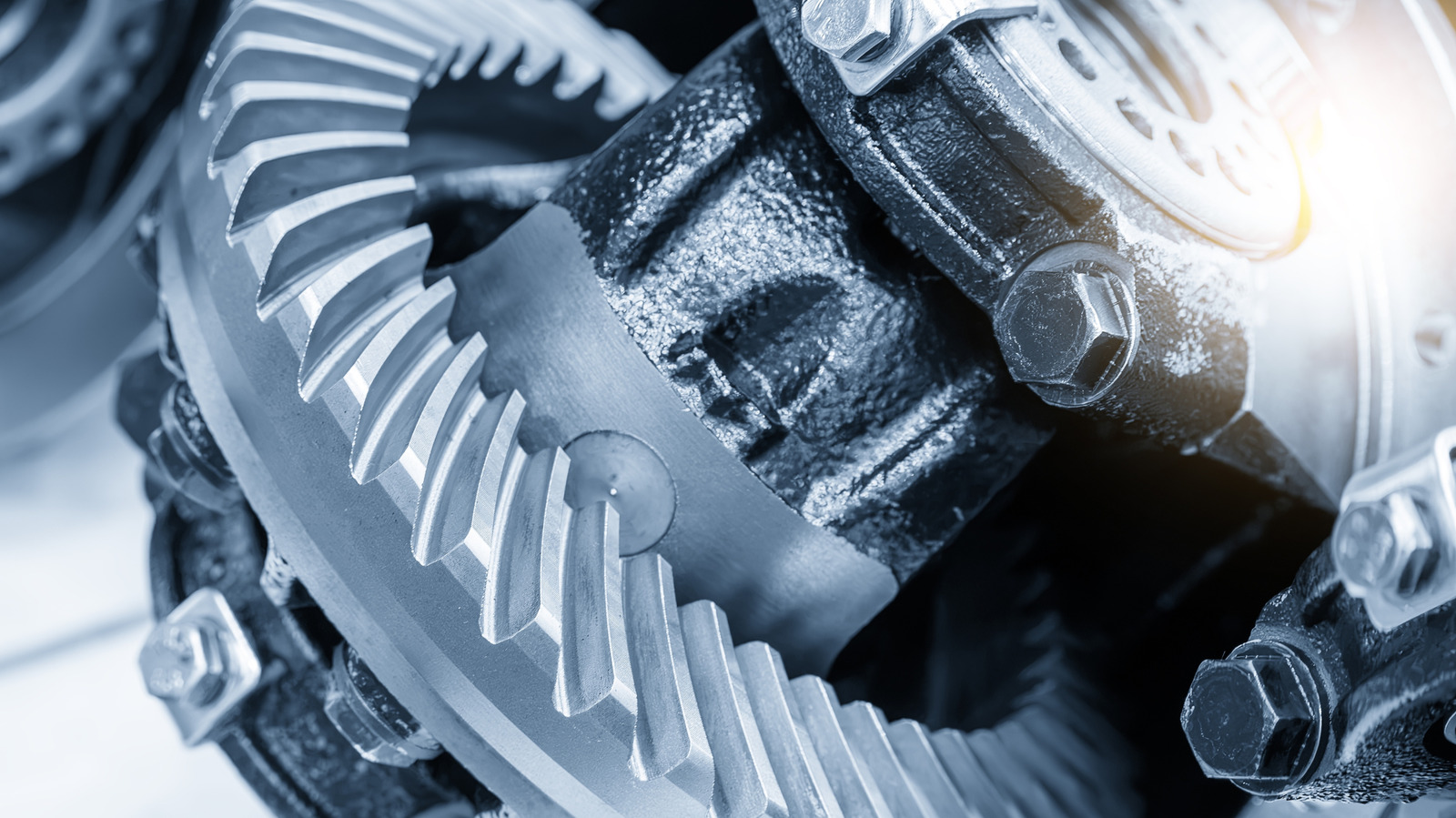 What Is Hypoid Gear Oil And What Makes It Different From Regular Gear Oil? – SlashGear
