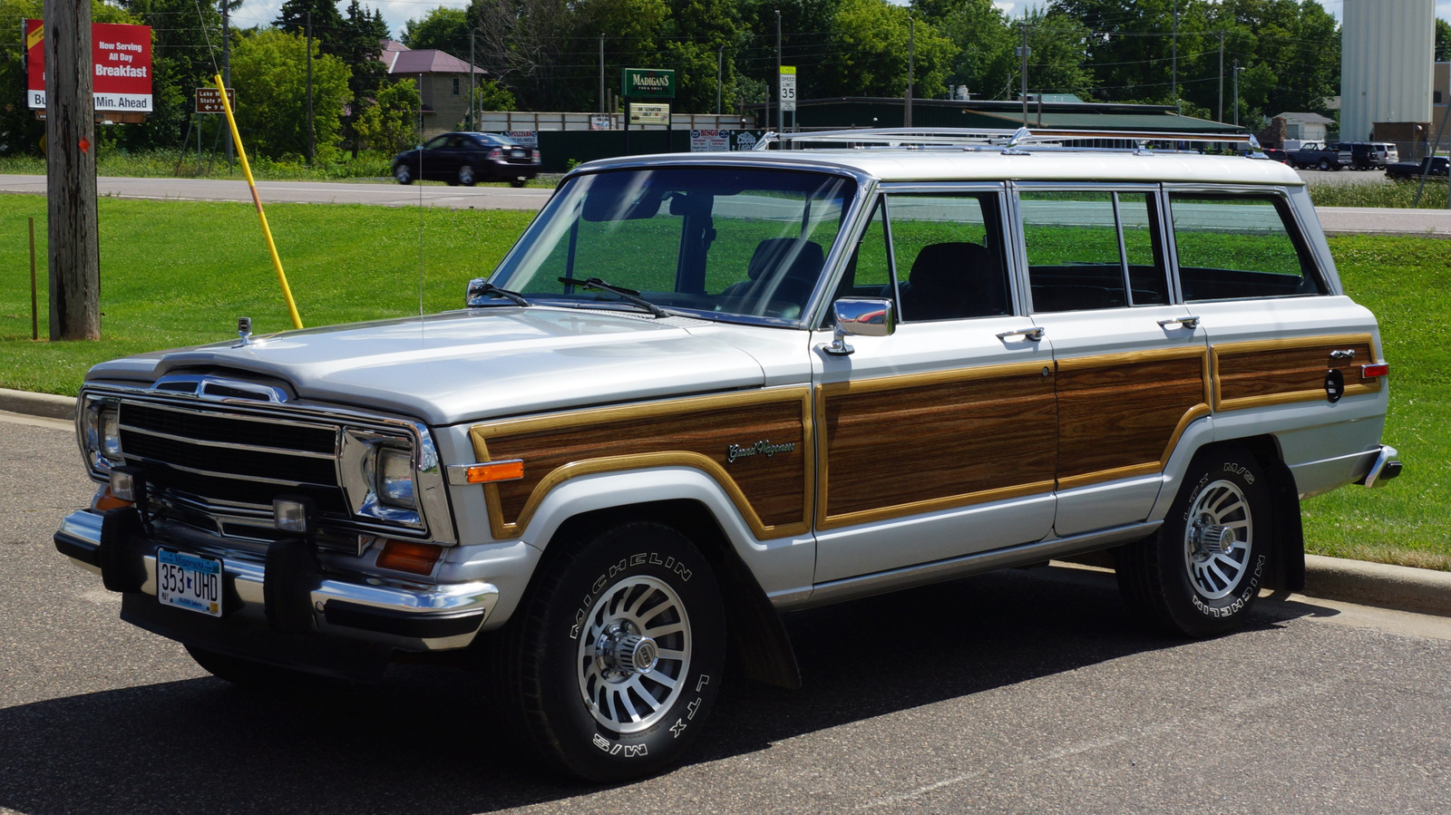 8 Of Our Favorite Wood-Paneled Vehicles Of All Time – SlashGear