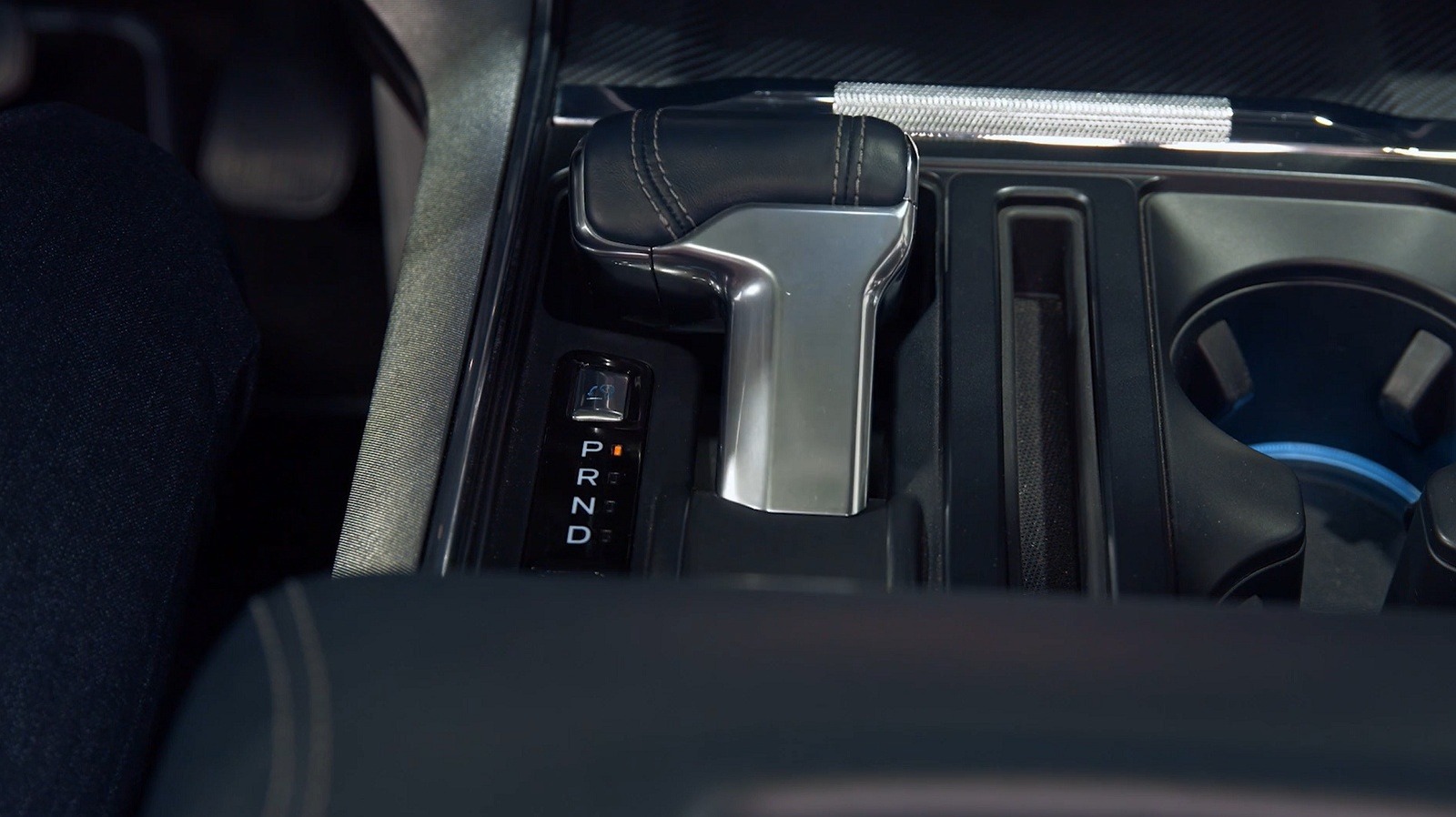 Why Some Ford F-150 Models Have A Fold-Down Gear Shifter – SlashGear