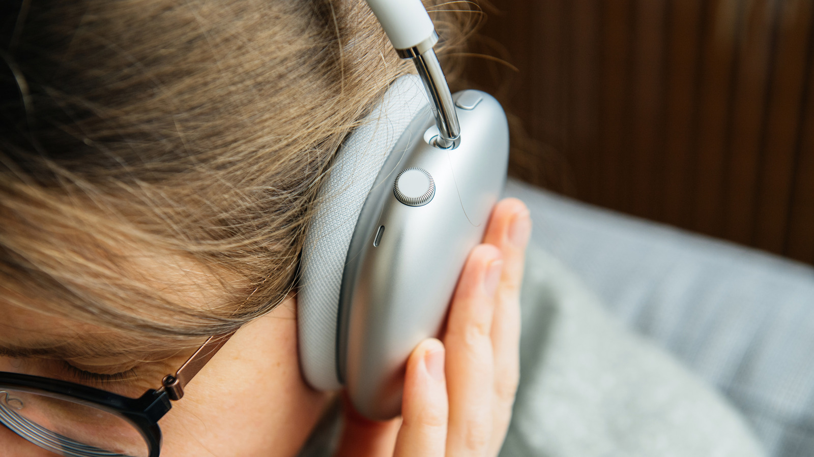 The pros and cons of using noise cancelling headphones – Engadget