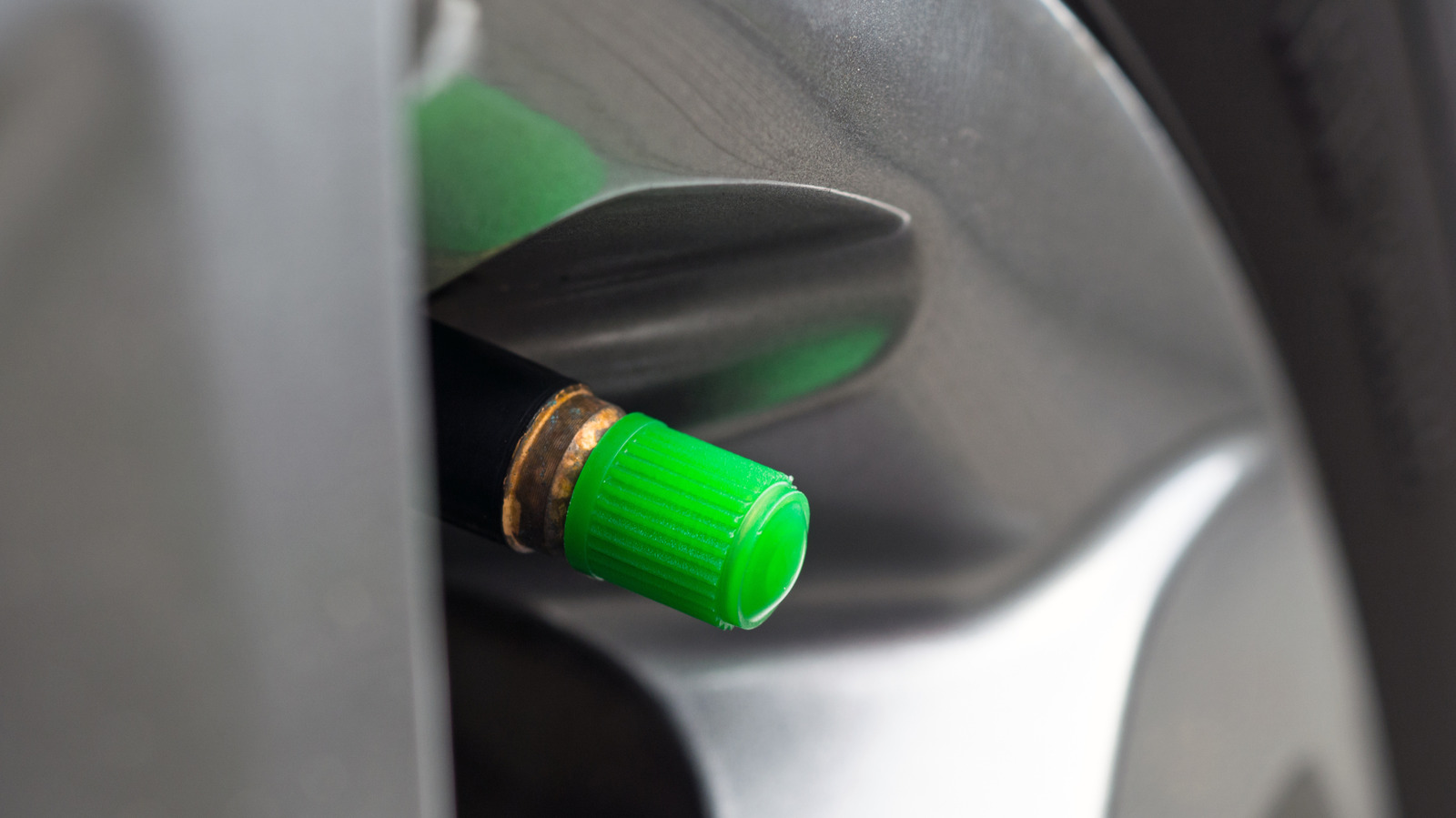 3 Drawbacks Of Using Nitrogen-Filled Tires – SlashGear