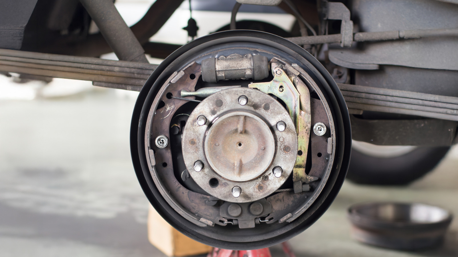How Long Do Drum Brakes Typically Last? – SlashGear