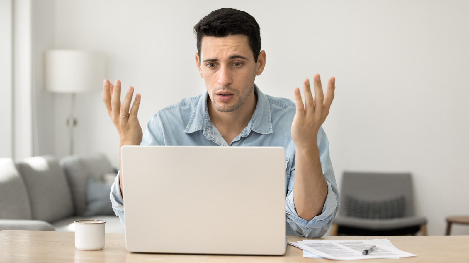 What causes a stuck pixel on your laptop and can it be fixed? – Engadget