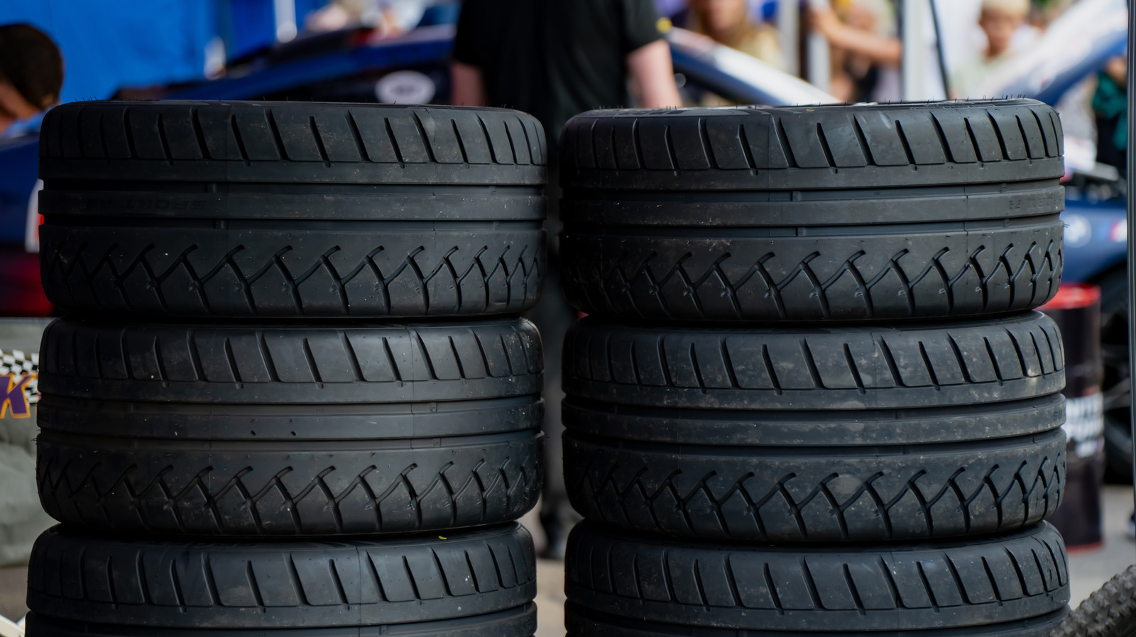 What Are The Biggest Differences Between Grip Tires And Drift Tires? – SlashGear