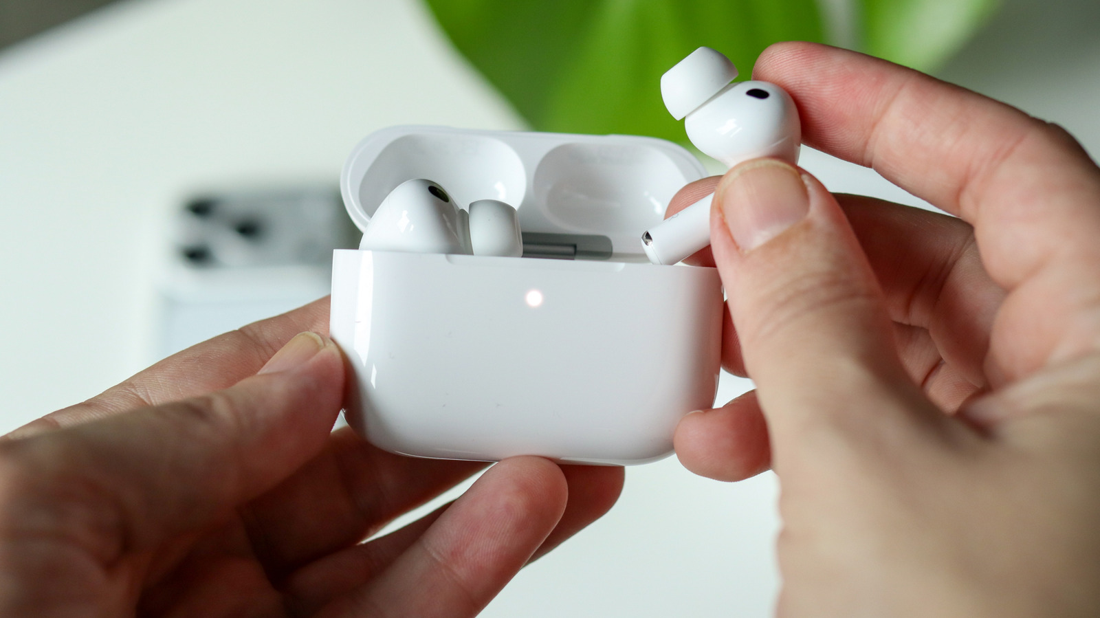 iOS 27 Is About To Make Some AirPods Even Better – SlashGear